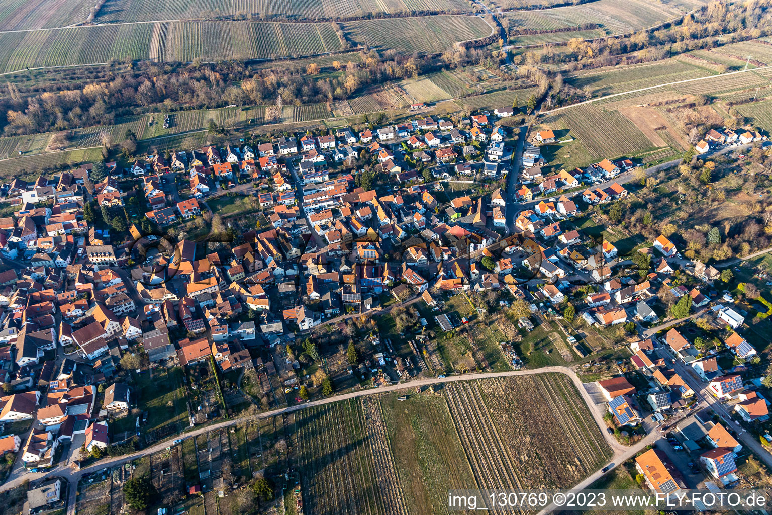 Ortsteil Arzheim in Landau in der Pfalz im Bundesland Rheinland-Pfalz, Deutschland von einer Drohne aus