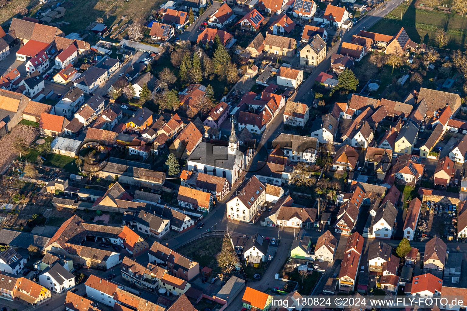 Protestantische Kirche Westheim - Prot. Kirchengemeinde Westheim-Lingenfeld im Bundesland Rheinland-Pfalz, Deutschland