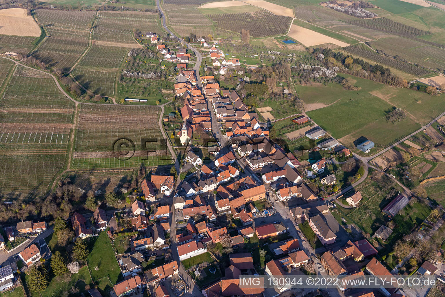 Rott im Bundesland Bas-Rhin, Frankreich von der Drohne aus gesehen