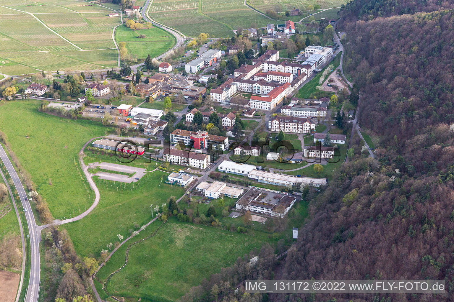 Luftbild von Pfalzklinik Landeck in Waldhambach im Bundesland Rheinland-Pfalz, Deutschland