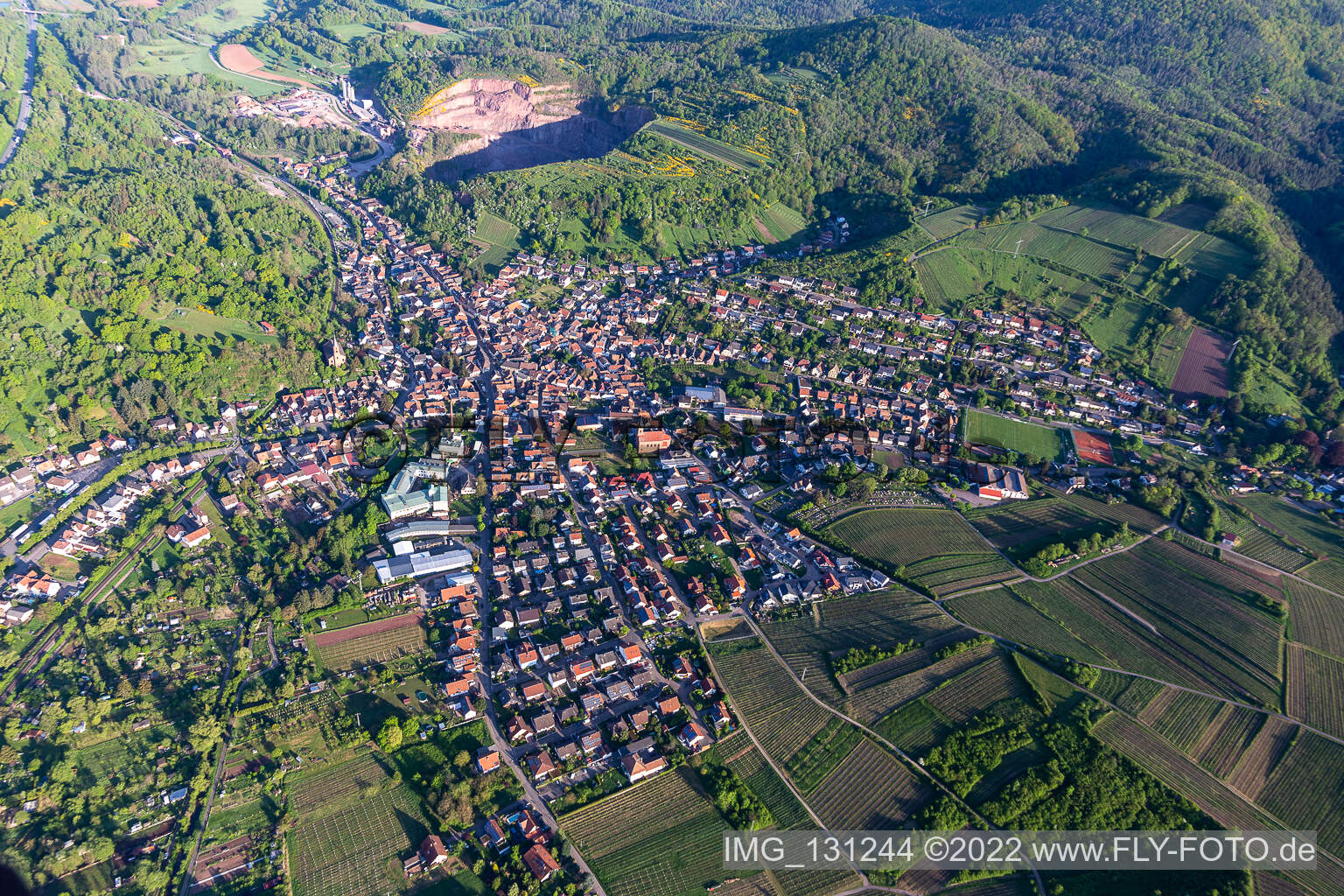 Albersweiler im Bundesland Rheinland-Pfalz, Deutschland aus der Luft betrachtet