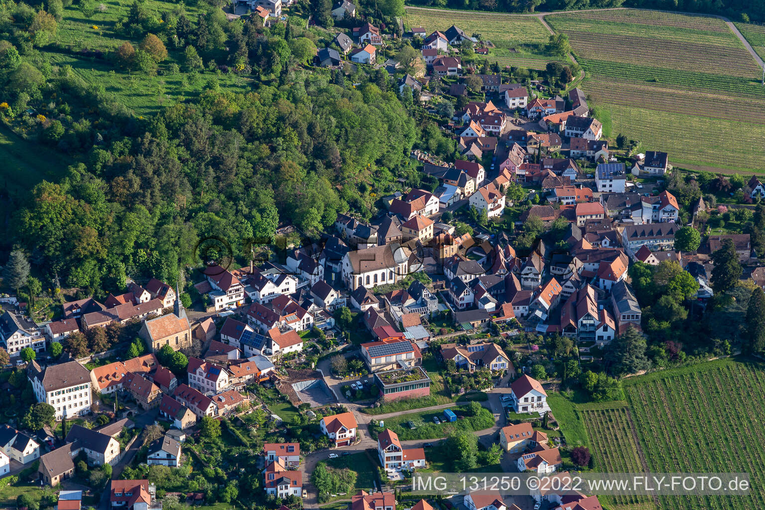 Luftaufnahme von Gleisweiler im Bundesland Rheinland-Pfalz, Deutschland