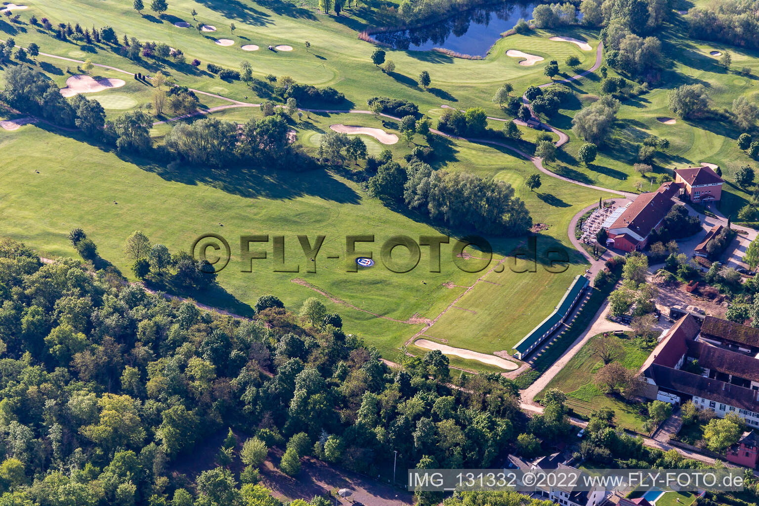 Golfanlage Landgut Dreihof - GOLF absolute in Essingen im Bundesland Rheinland-Pfalz, Deutschland vom Flugzeug aus