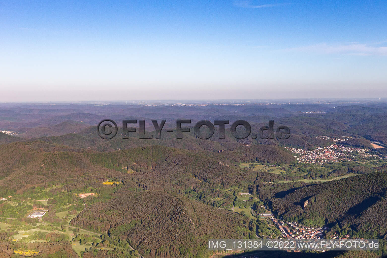 Drohnenbild von Lug im Bundesland Rheinland-Pfalz, Deutschland
