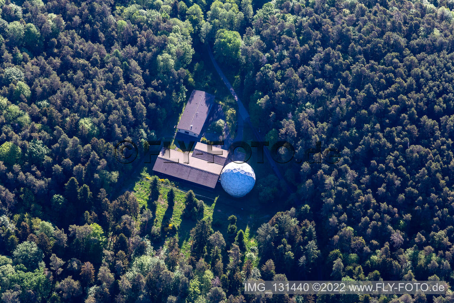 Luftaufnahme von Radarstation in Pleisweiler-Oberhofen im Bundesland Rheinland-Pfalz, Deutschland