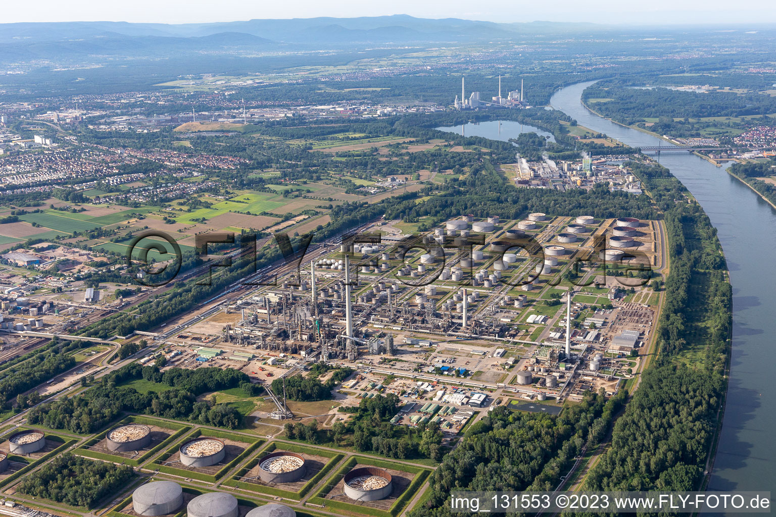 Luftbild von MiRO, Mineralölraffinerie Oberrhein Karlsruhe im Ortsteil Knielingen im Bundesland Baden-Württemberg, Deutschland
