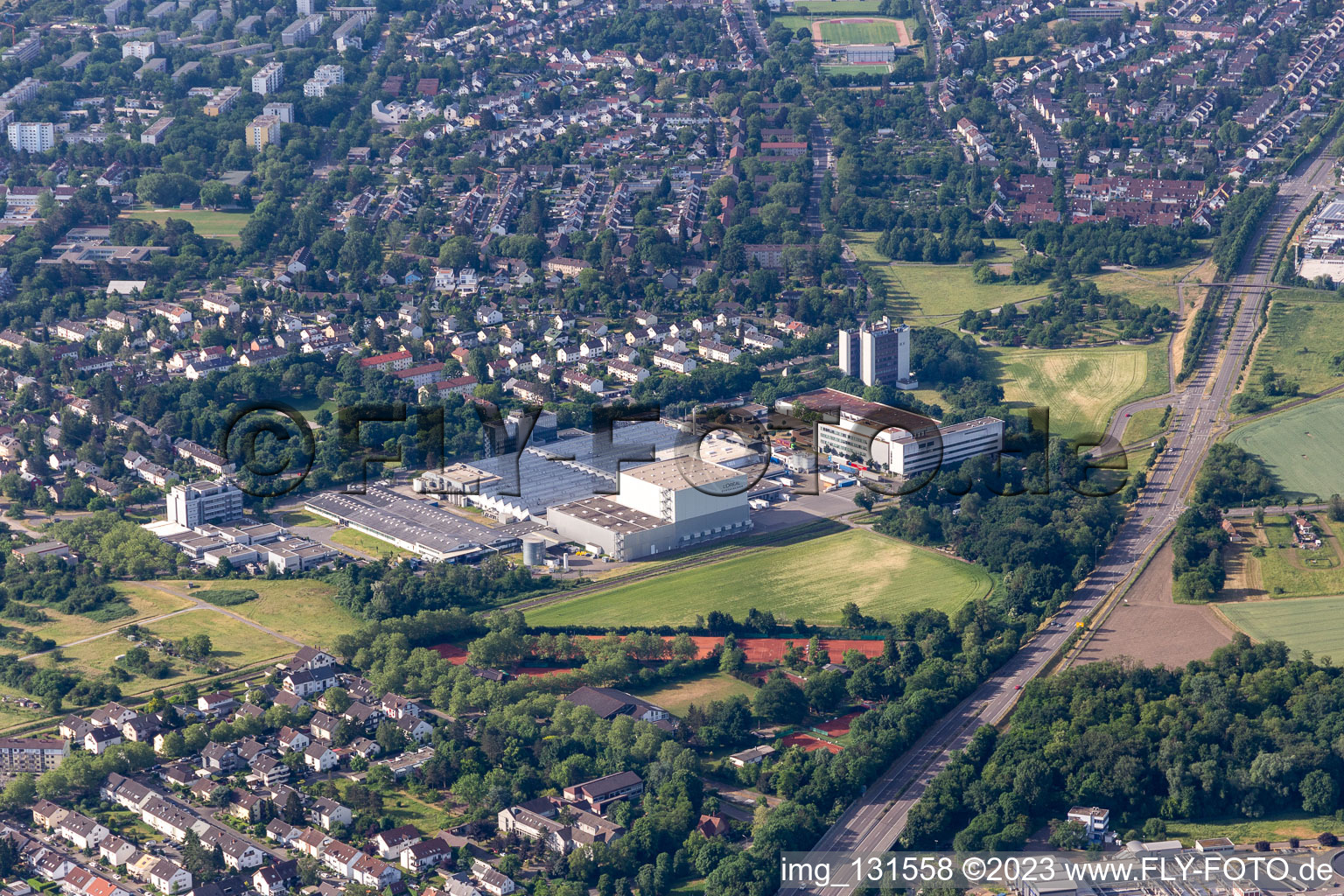 L'OREAL Produktion Deutschland GmbH & Co. KG im Ortsteil Nordweststadt in Karlsruhe im Bundesland Baden-Württemberg