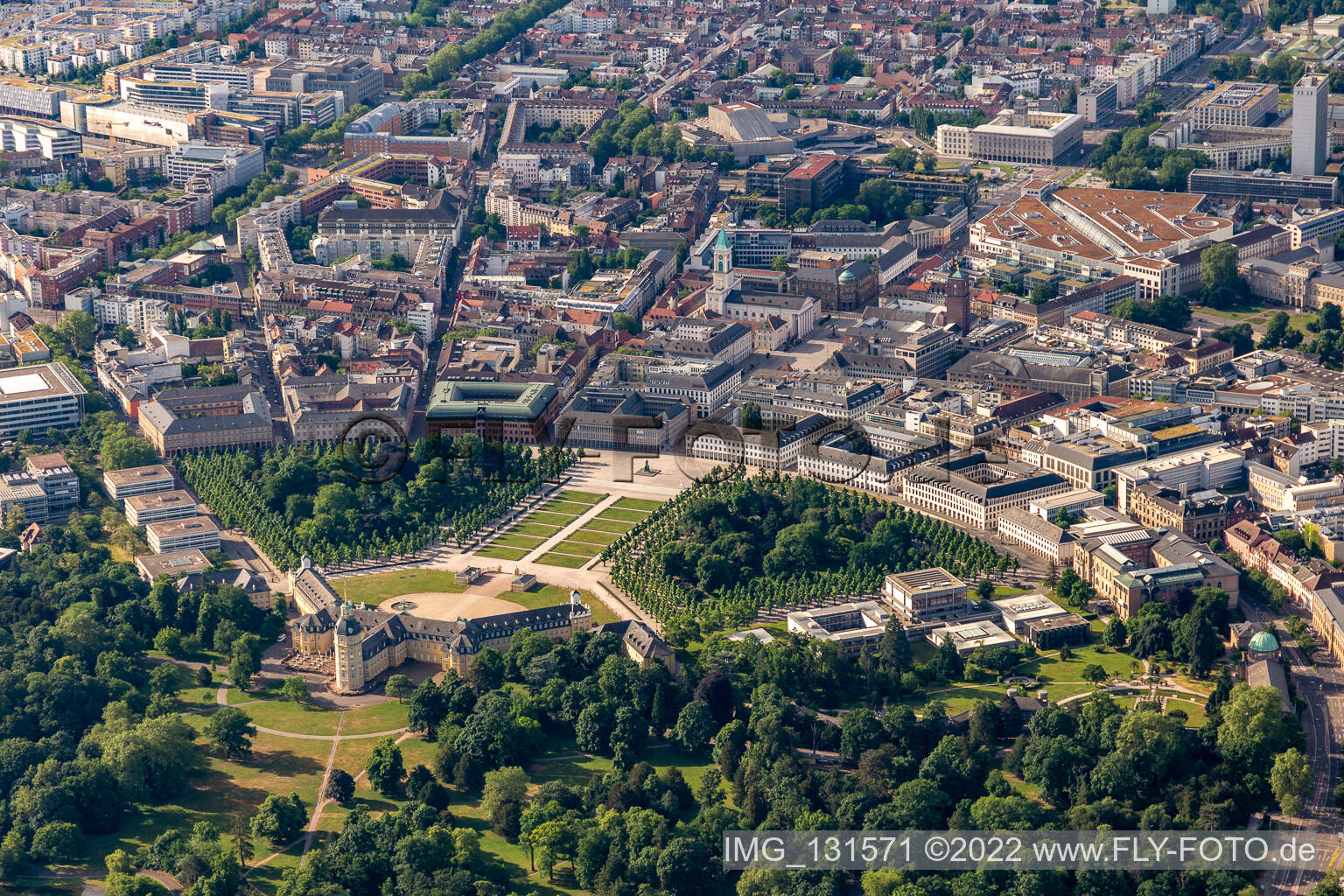 Luftbild von Schlossgarten im Ortsteil Innenstadt-West in Karlsruhe im Bundesland Baden-Württemberg, Deutschland
