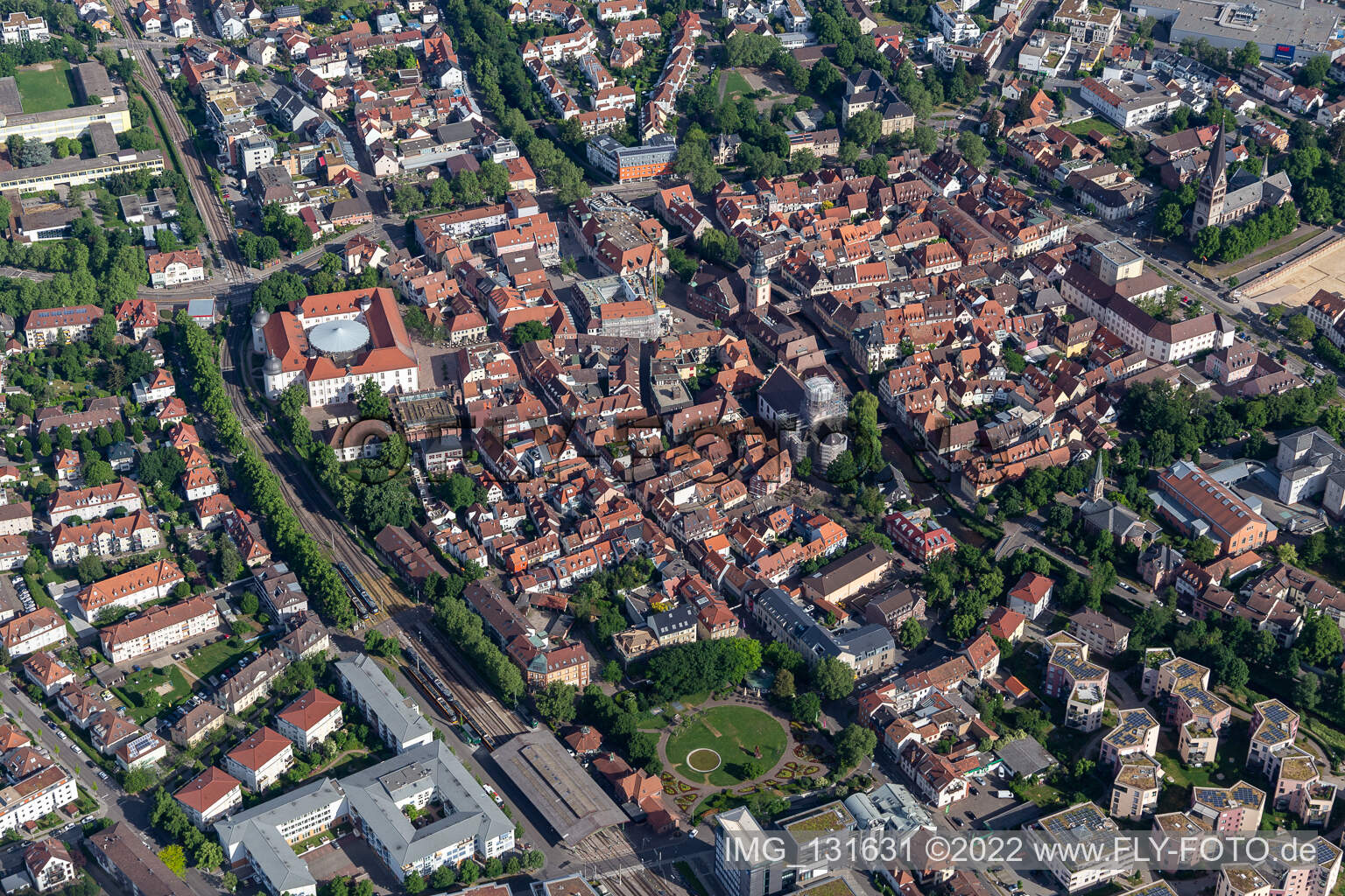 Luftbild von Historische Altstadt in Ettlingen im Bundesland Baden-Württemberg, Deutschland