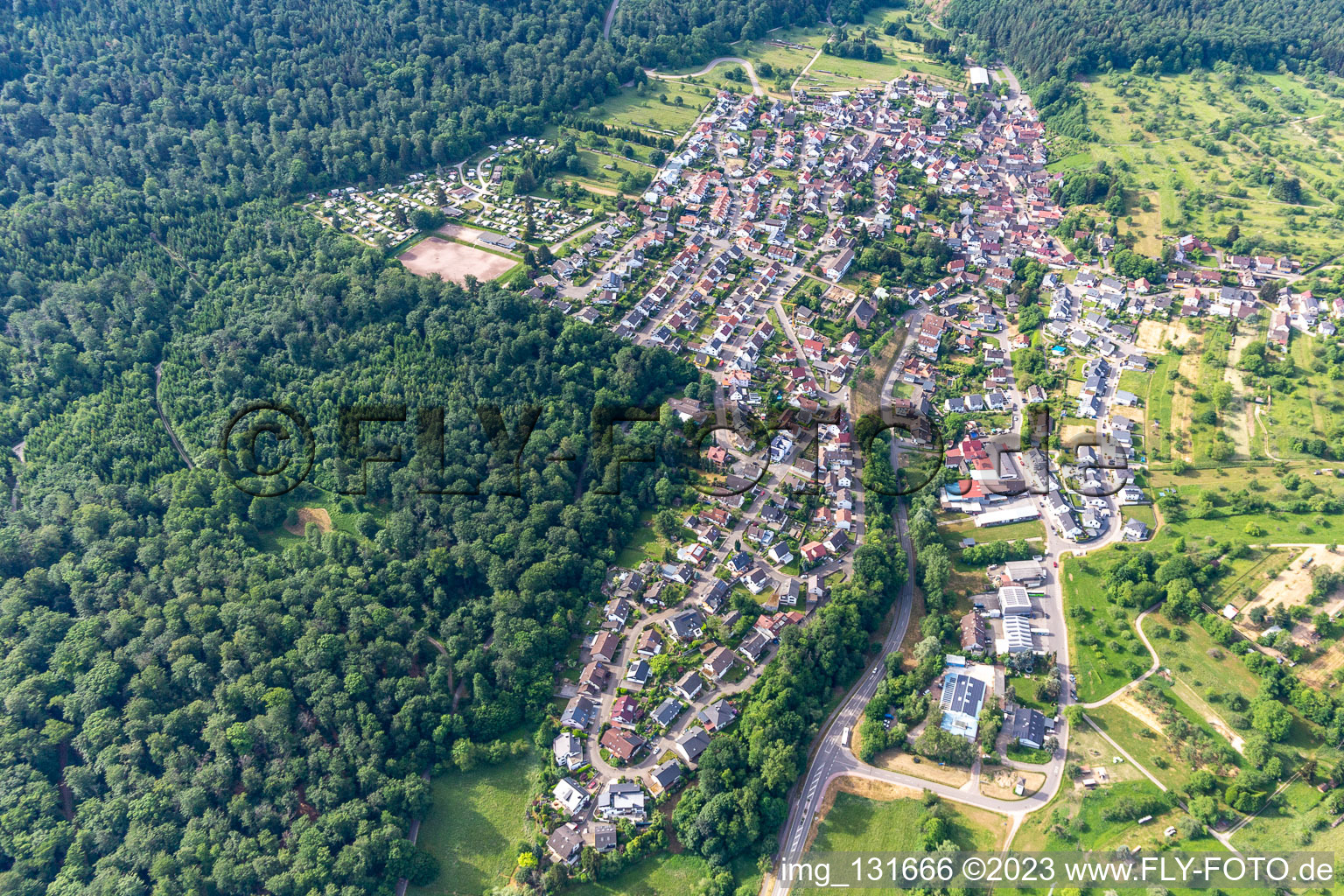 Luftbild von Ortsteil Waldprechtsweier in Malsch im Bundesland Baden-Württemberg, Deutschland