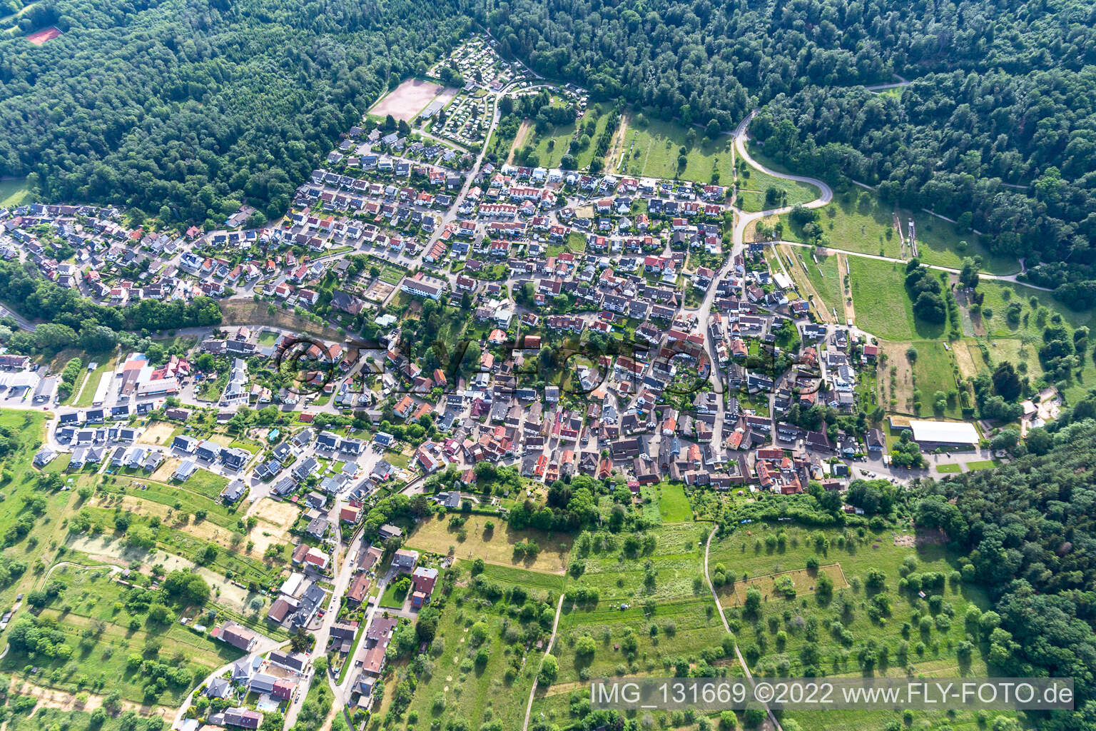 Luftaufnahme von Ortsteil Waldprechtsweier in Malsch im Bundesland Baden-Württemberg, Deutschland