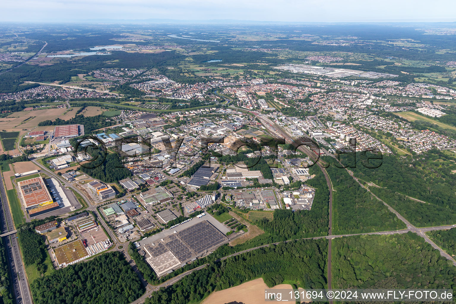 Rastatt im Bundesland Baden-Württemberg, Deutschland vom Flugzeug aus