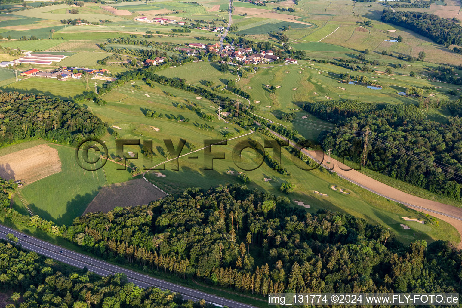 Luftbild von GOLFPLATZ STEISSLINGEN GMBH im Ortsteil Wiechs in Steißlingen im Bundesland Baden-Württemberg, Deutschland