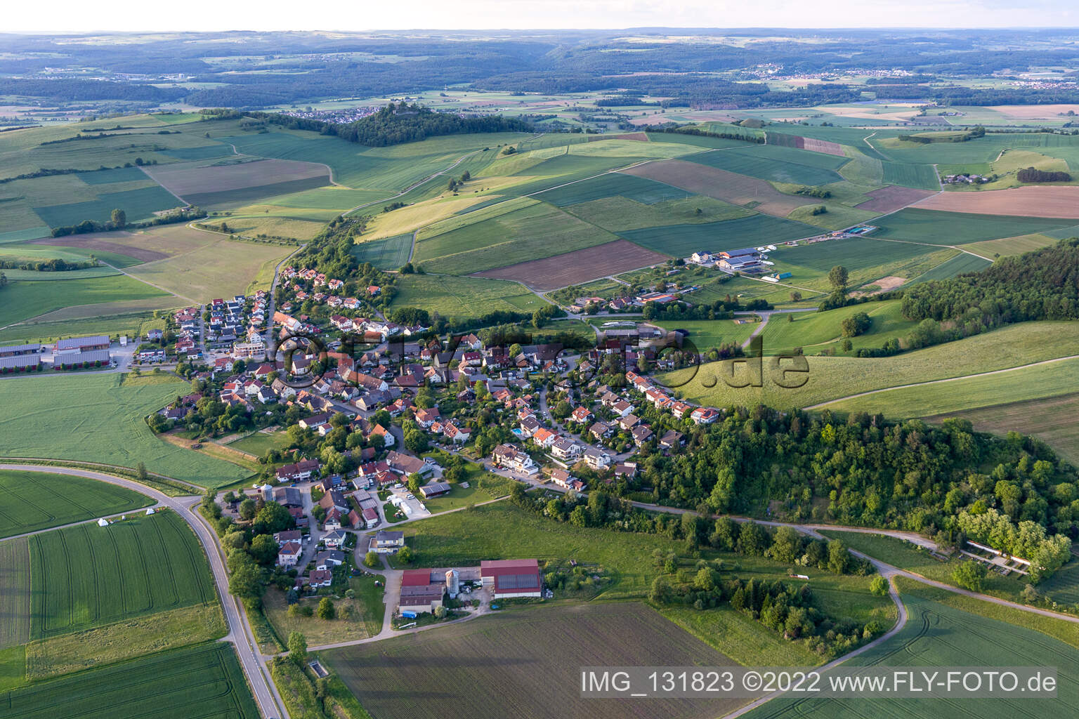 Luftbild von Duchtlingen in Hilzingen im Bundesland Baden-Württemberg, Deutschland