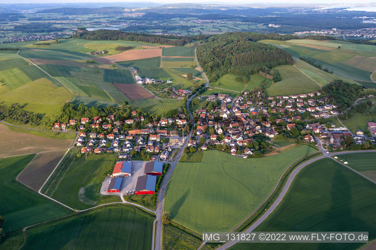 Luftaufnahme von Hilzingen im Bundesland Baden-Württemberg, Deutschland