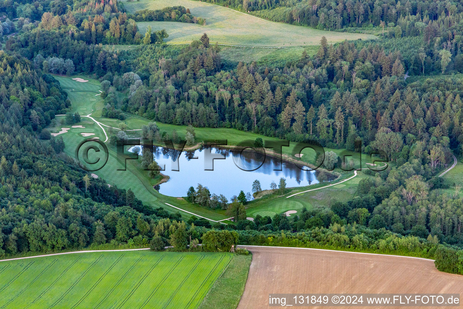 Der Country Club Schloss Langenstein - Der Golfplatz am Bodensee im Ortsteil Orsingen in Orsingen-Nenzingen im Bundesland Baden-Württemberg, Deutschland aus der Vogelperspektive