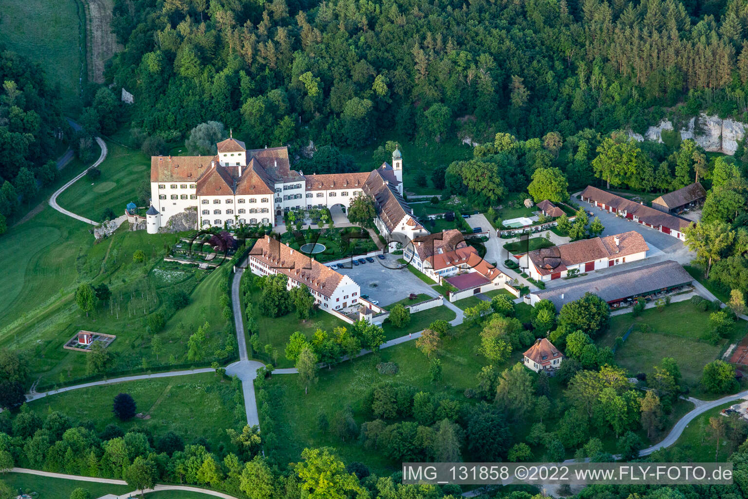 Luftbild von Der Country Club Schloss Langenstein - Der Golfplatz am Bodensee in Orsingen-Nenzingen im Bundesland Baden-Württemberg, Deutschland