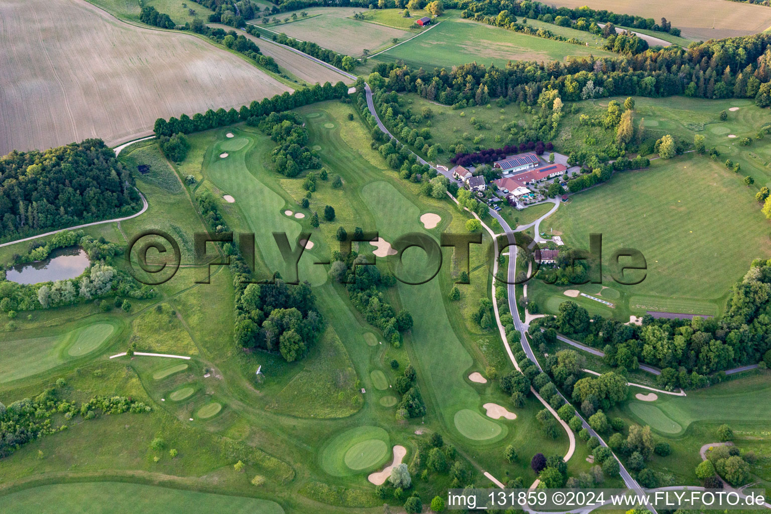 Luftaufnahme von Der Country Club Schloss Langenstein - Der Golfplatz am Bodensee im Ortsteil Orsingen in Orsingen-Nenzingen im Bundesland Baden-Württemberg, Deutschland