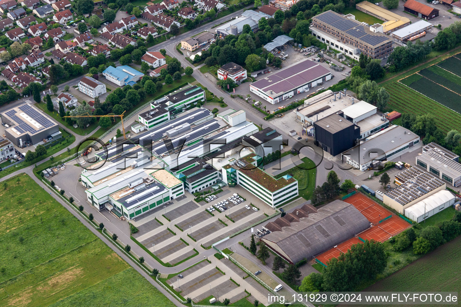 TOX® PRESSOTECHNIK GmbH & Co. KG,  Tennishalle Weingarten Tennisschule Seifferer in Weingarten bei Ravensburg im Bundesland Baden-Württemberg, Deutschland