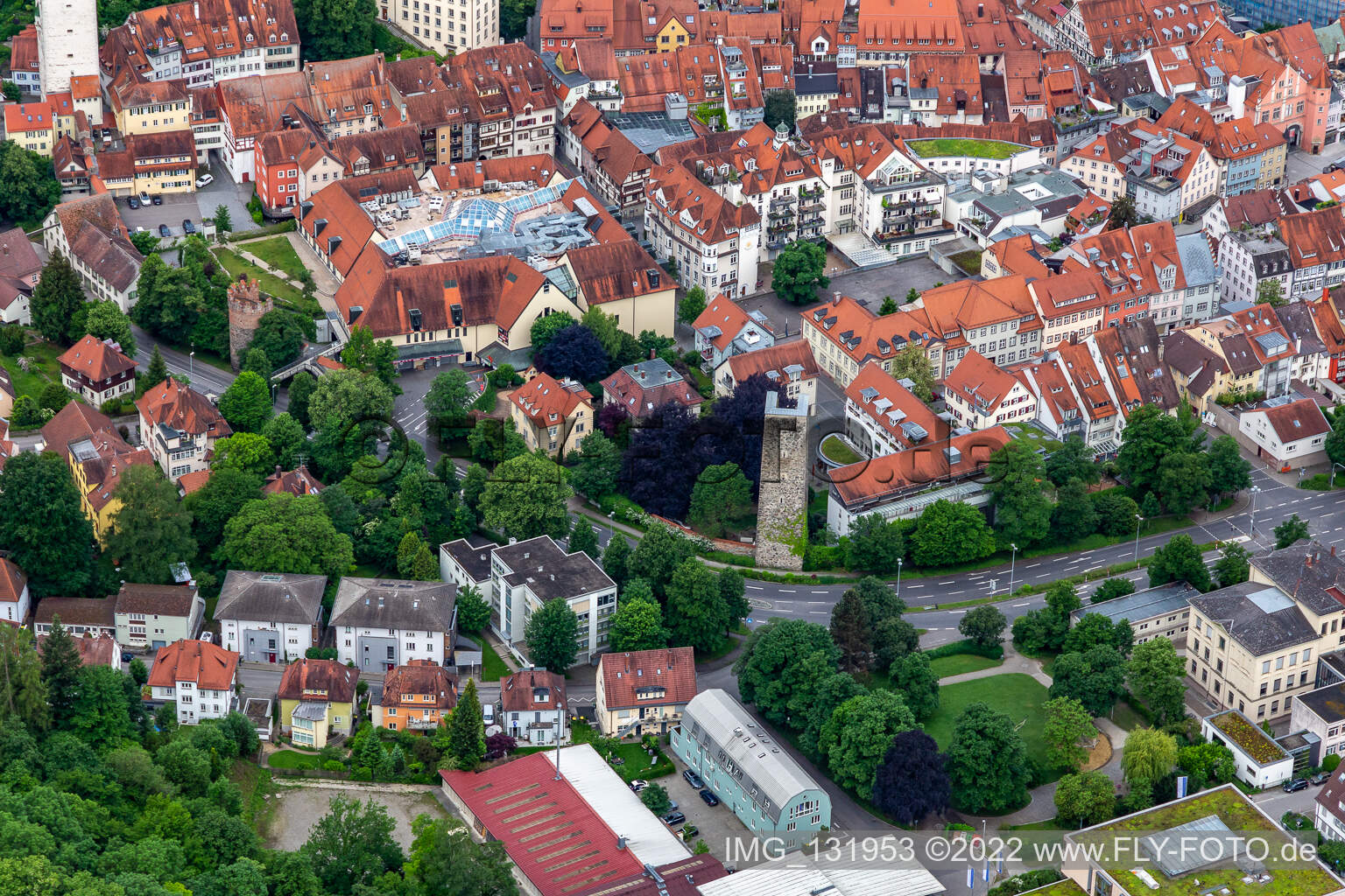 Altstadt mit  Schellenberger Turm und  Gänsbühl Center in Ravensburg im Bundesland Baden-Württemberg, Deutschland