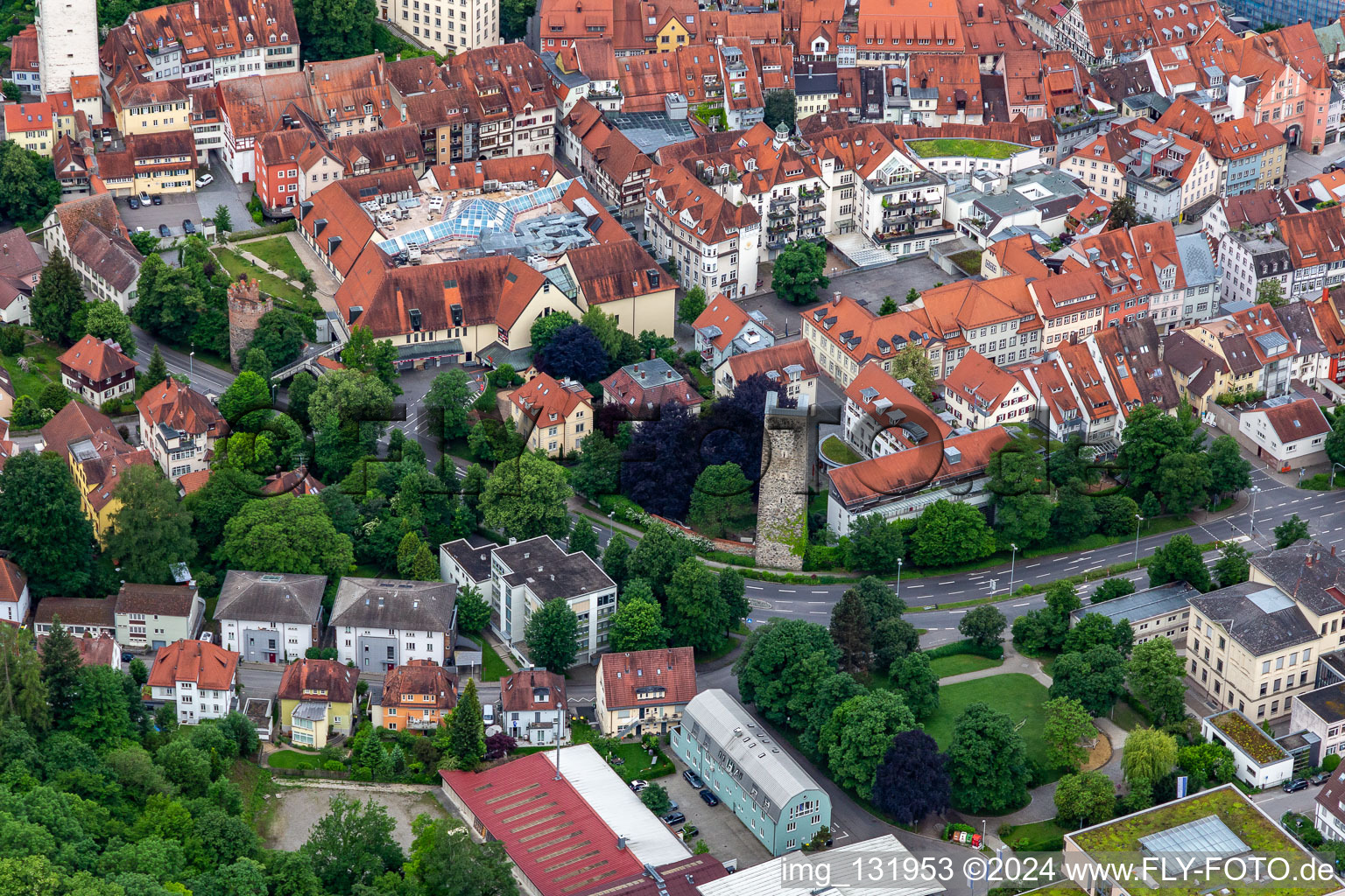 Altstadt mit  Schellenberger Turm und  Gänsbühl Center in Ravensburg im Bundesland Baden-Württemberg, Deutschland