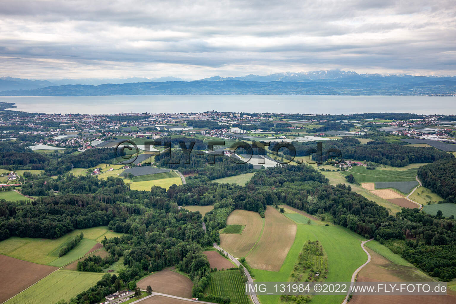 Luftbild von Bodenseepanorama von Friedrichshafen im Bundesland Baden-Württemberg, Deutschland
