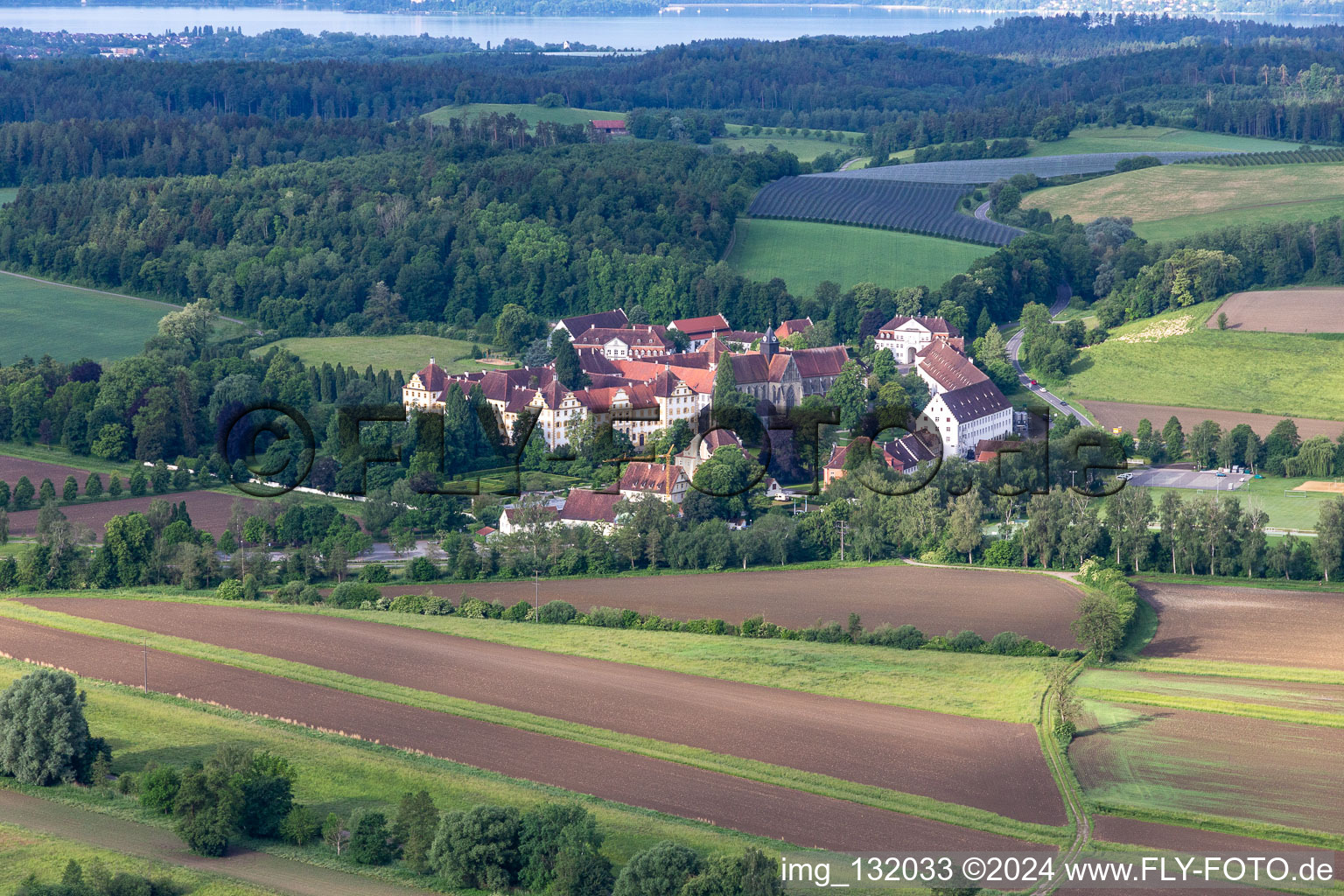 Luftbild von Kloster, Schule und Schloss Salem im Bundesland Baden-Württemberg, Deutschland