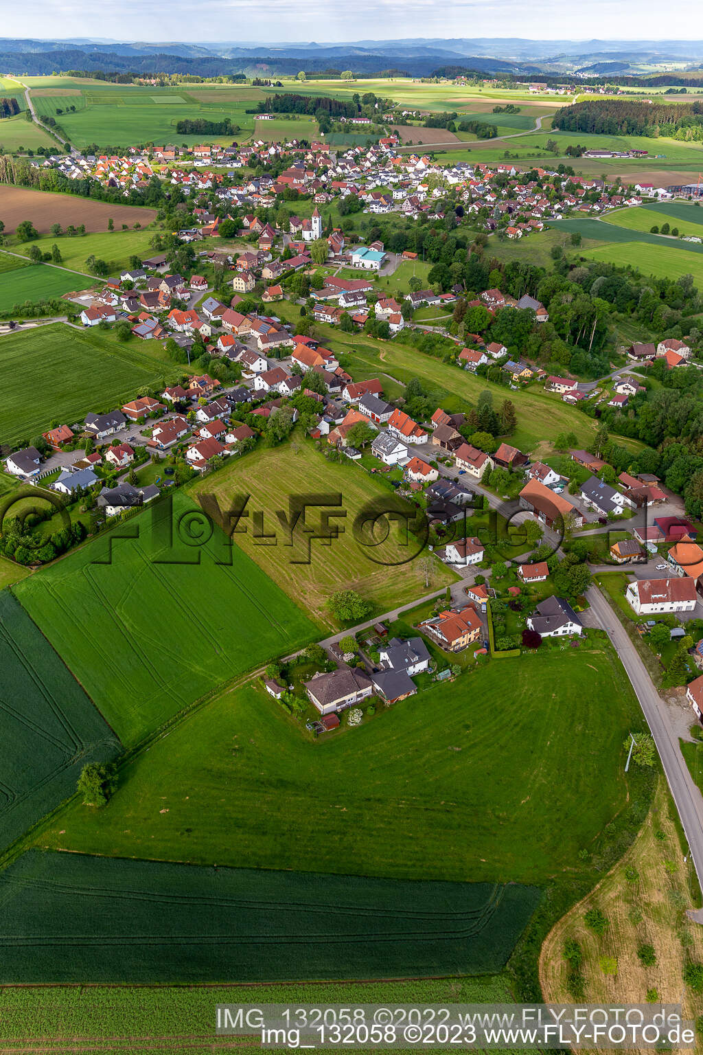 Luftaufnahme von Herdwangen in Herdwangen-Schönach im Bundesland Baden-Württemberg, Deutschland