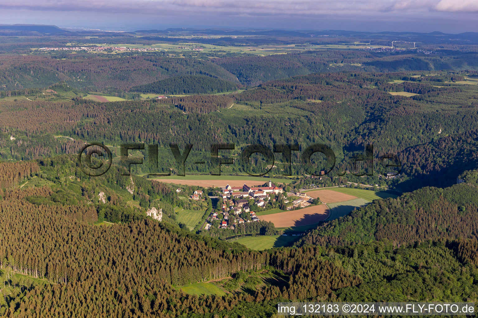 Luftbild von Benediktiner Erzabtei St. Martin / Kloster Beuron im Bundesland Baden-Württemberg, Deutschland