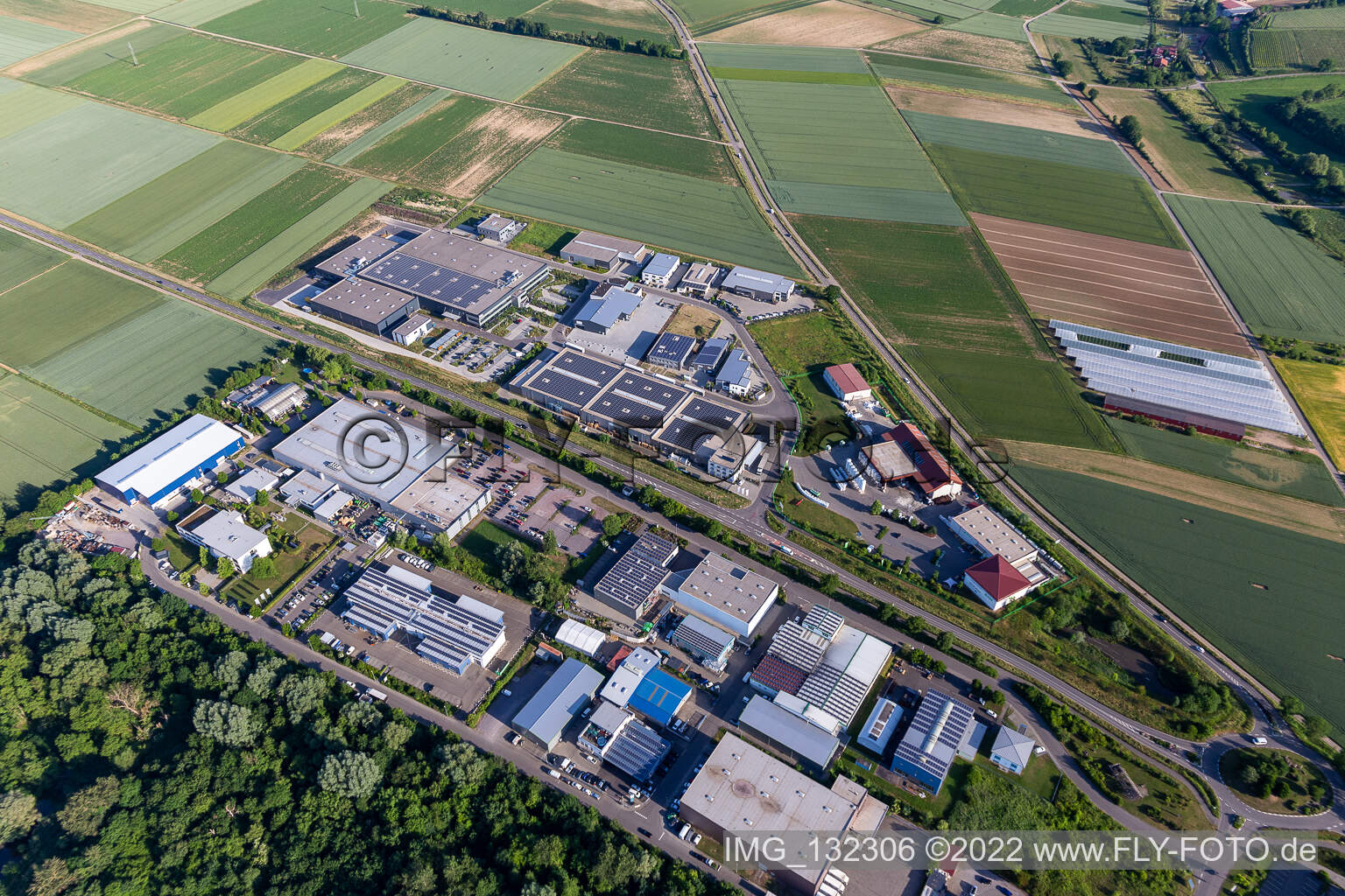 Luftbild von Gewerbepark W im Ortsteil Herxheim in Herxheim bei Landau/Pfalz im Bundesland Rheinland-Pfalz, Deutschland
