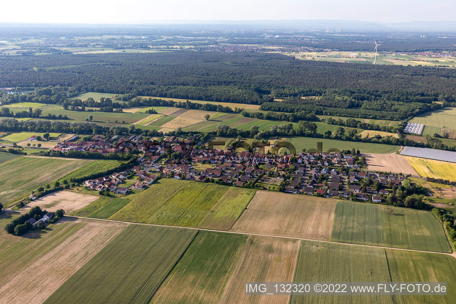 Herxheimweyher im Bundesland Rheinland-Pfalz, Deutschland von der Drohne aus gesehen