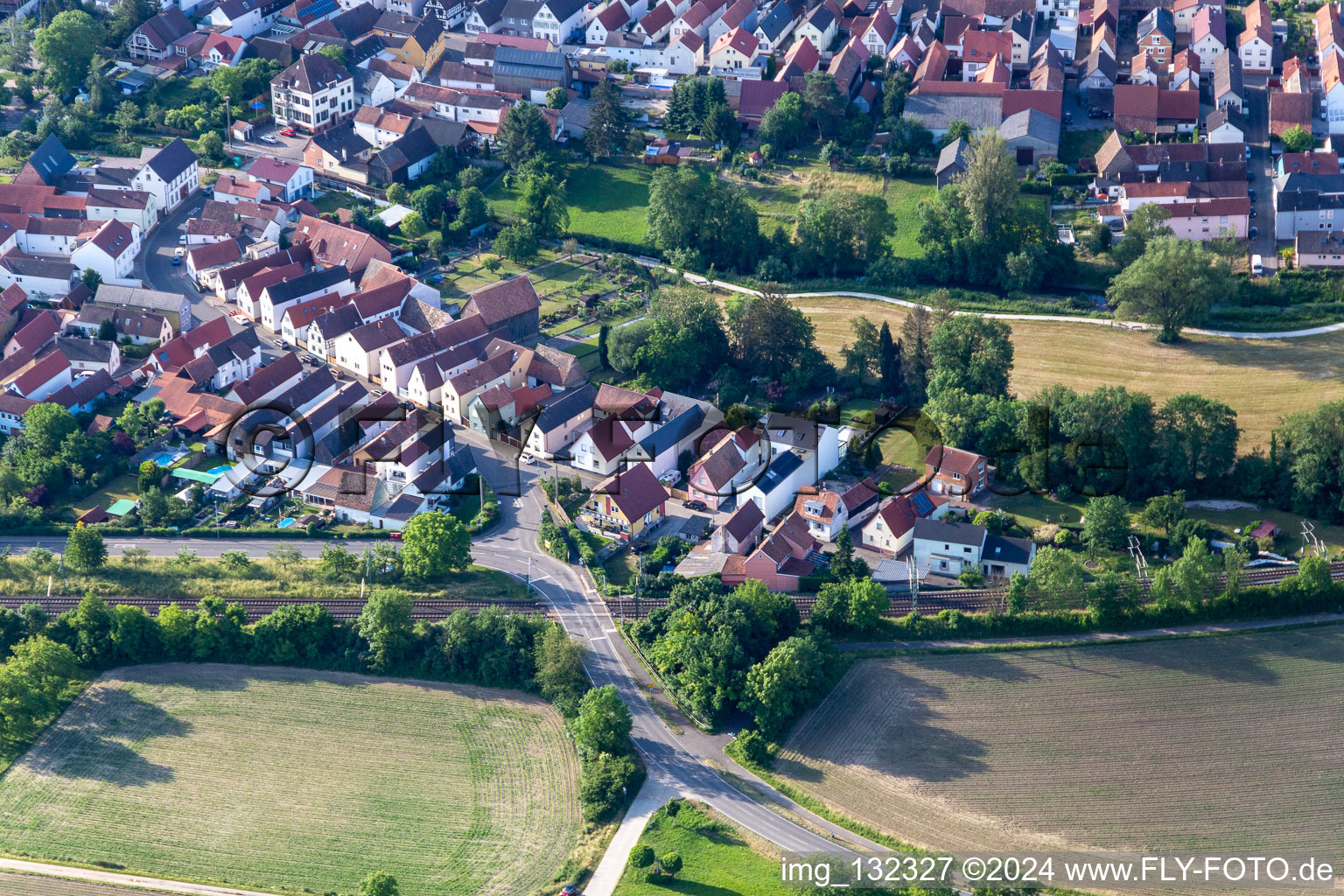 Luftbild von Mittlere Ortsstraße in Rülzheim im Bundesland Rheinland-Pfalz, Deutschland