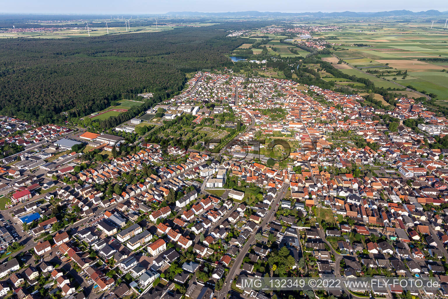 Rülzheim im Bundesland Rheinland-Pfalz, Deutschland aus der Drohnenperspektive