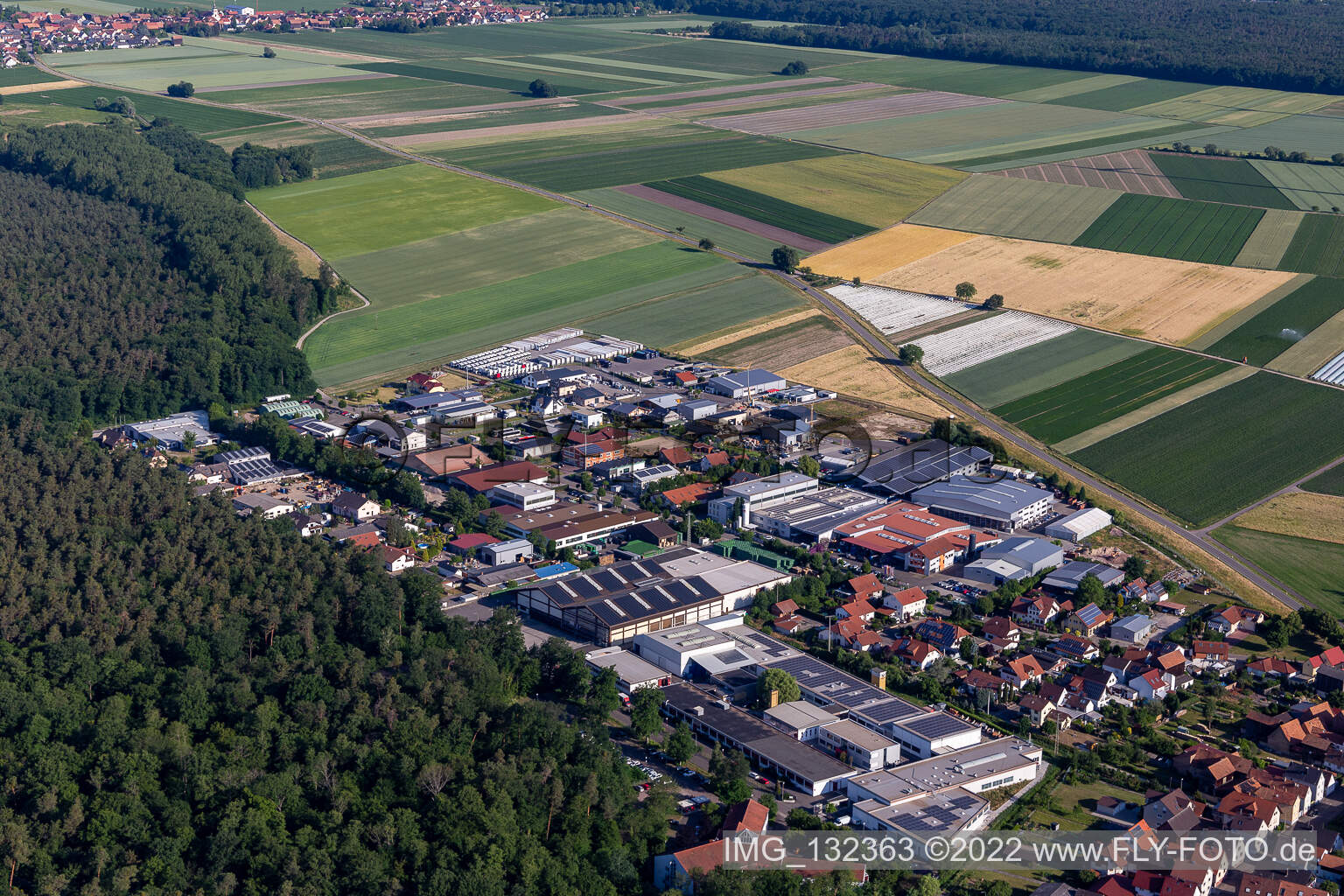 Industriegebiet Im Gereut in Hatzenbühl im Bundesland Rheinland-Pfalz, Deutschland