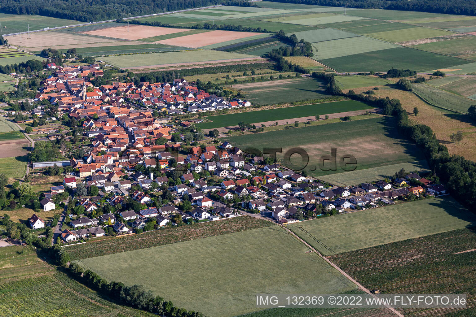 Erlenbach bei Kandel im Bundesland Rheinland-Pfalz, Deutschland von oben gesehen