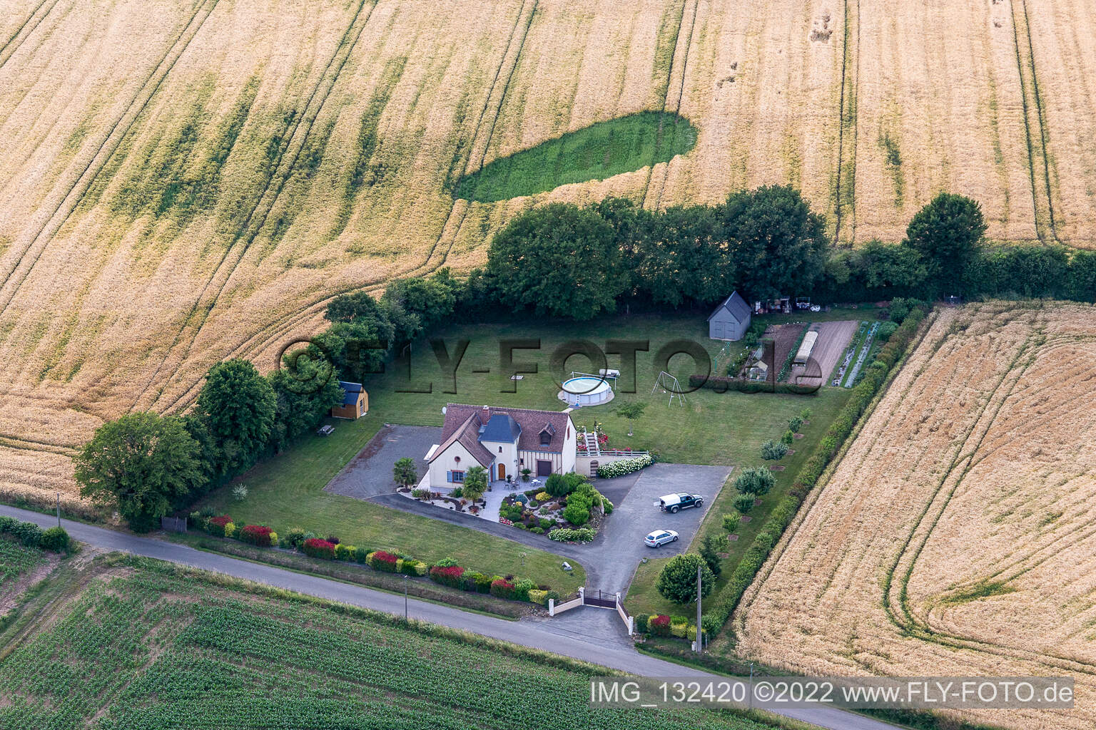 Luftbild von Les Ricosseries in Coudrecieux im Bundesland Sarthe, Frankreich