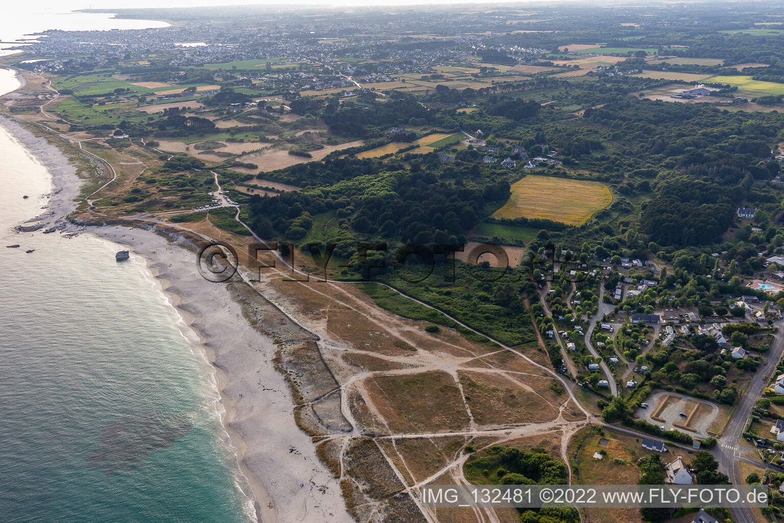 Luftbild von Plage de Kersauz in Treffiagat im Bundesland Finistère, Frankreich