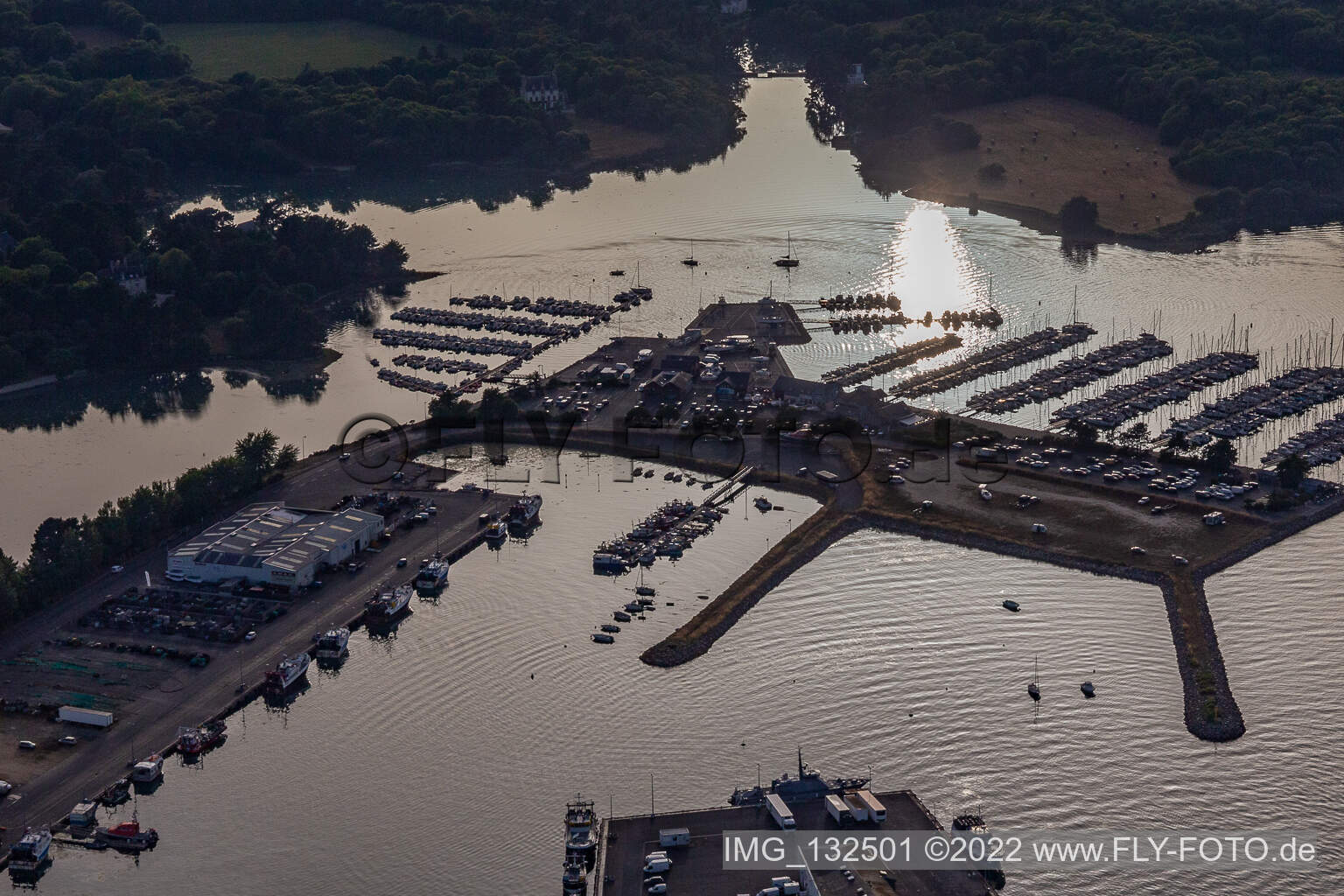 Luftbild von Marina -  Port de Plaisance in Loctudy im Bundesland Finistère, Frankreich