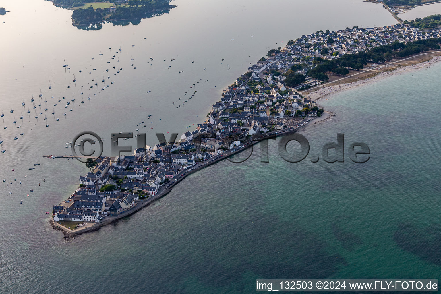 Schrägluftbild von Île-Tudy im Bundesland Finistère, Frankreich