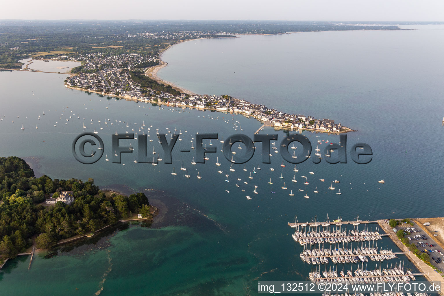 Luftbild von Halpinsel Île-Tudy in der Bretagne im Bundesland Finistère, Frankreich