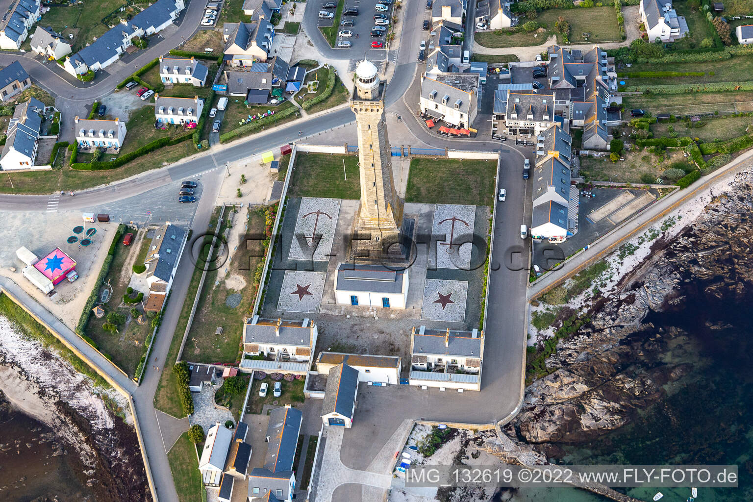 Luftaufnahme von Phare d’Eckmühl in Penmarch im Bundesland Finistère, Frankreich