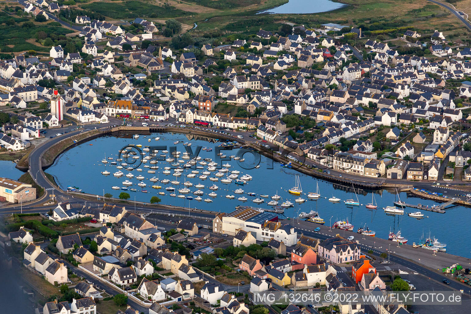 Luftbild von Hafen von Guilvine in Treffiagat im Bundesland Finistère, Frankreich