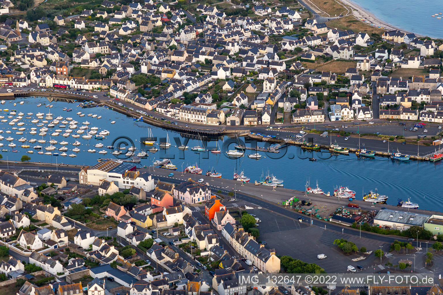 Schrägluftbild von Hafen von Guilvine in Treffiagat im Bundesland Finistère, Frankreich
