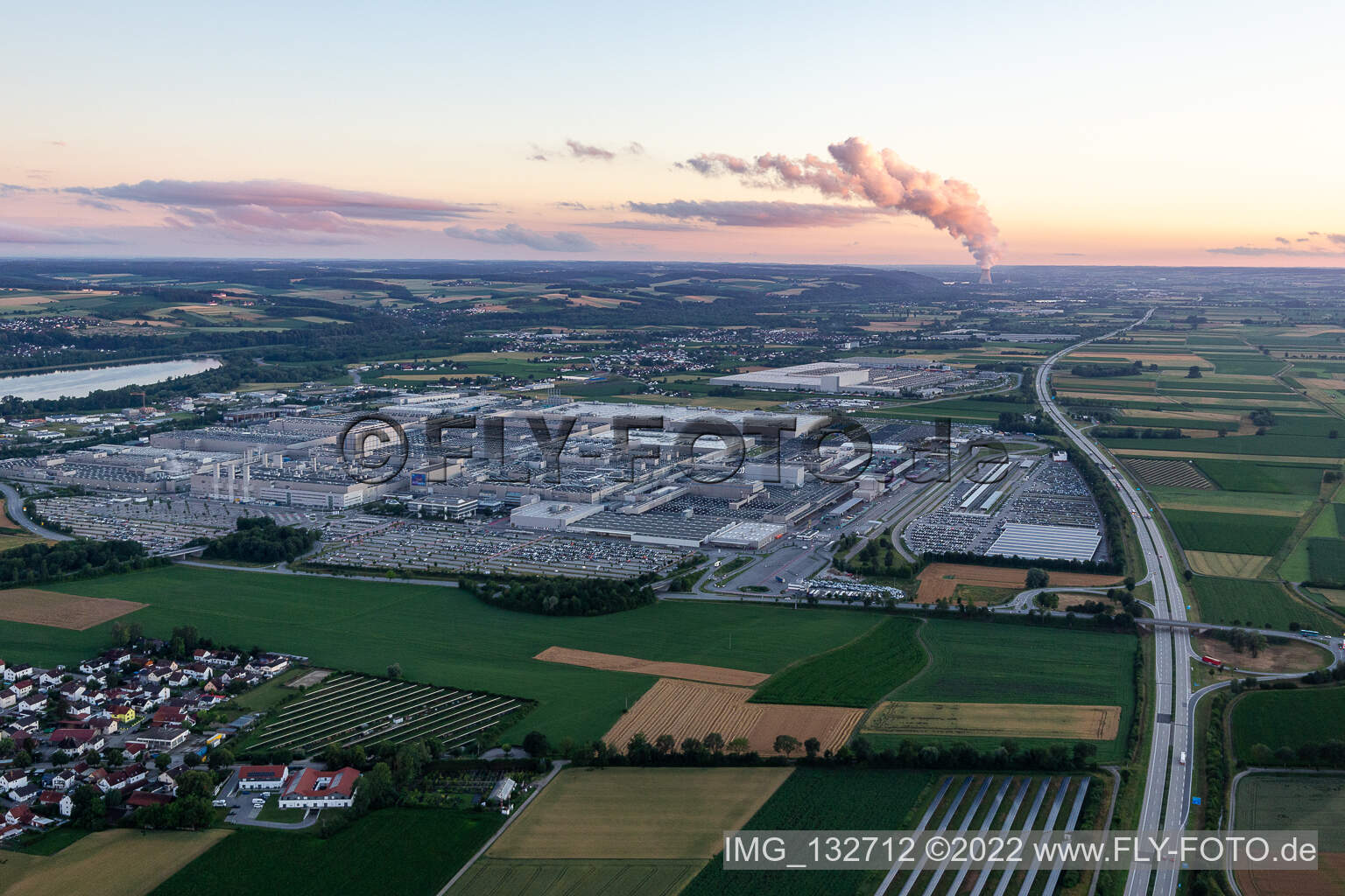 Luftbild von BMW-Werk 2.40 in Dingolfing im Bundesland Bayern, Deutschland
