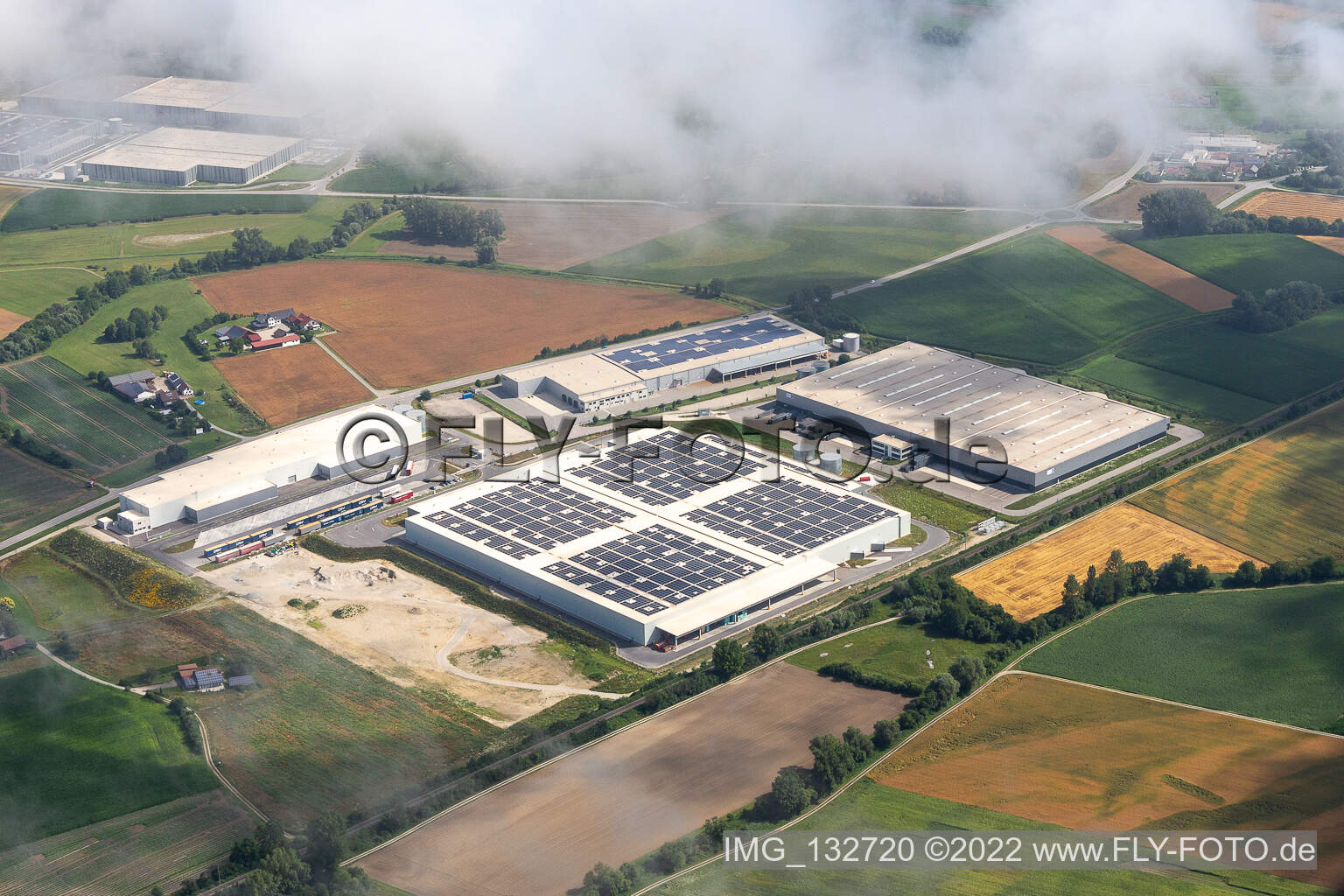 Mamming, Industriepark 1 mit  Rudolph Spedition und Logistik GmbH und  Leadec FM BV & Co. KG im Bundesland Bayern, Deutschland