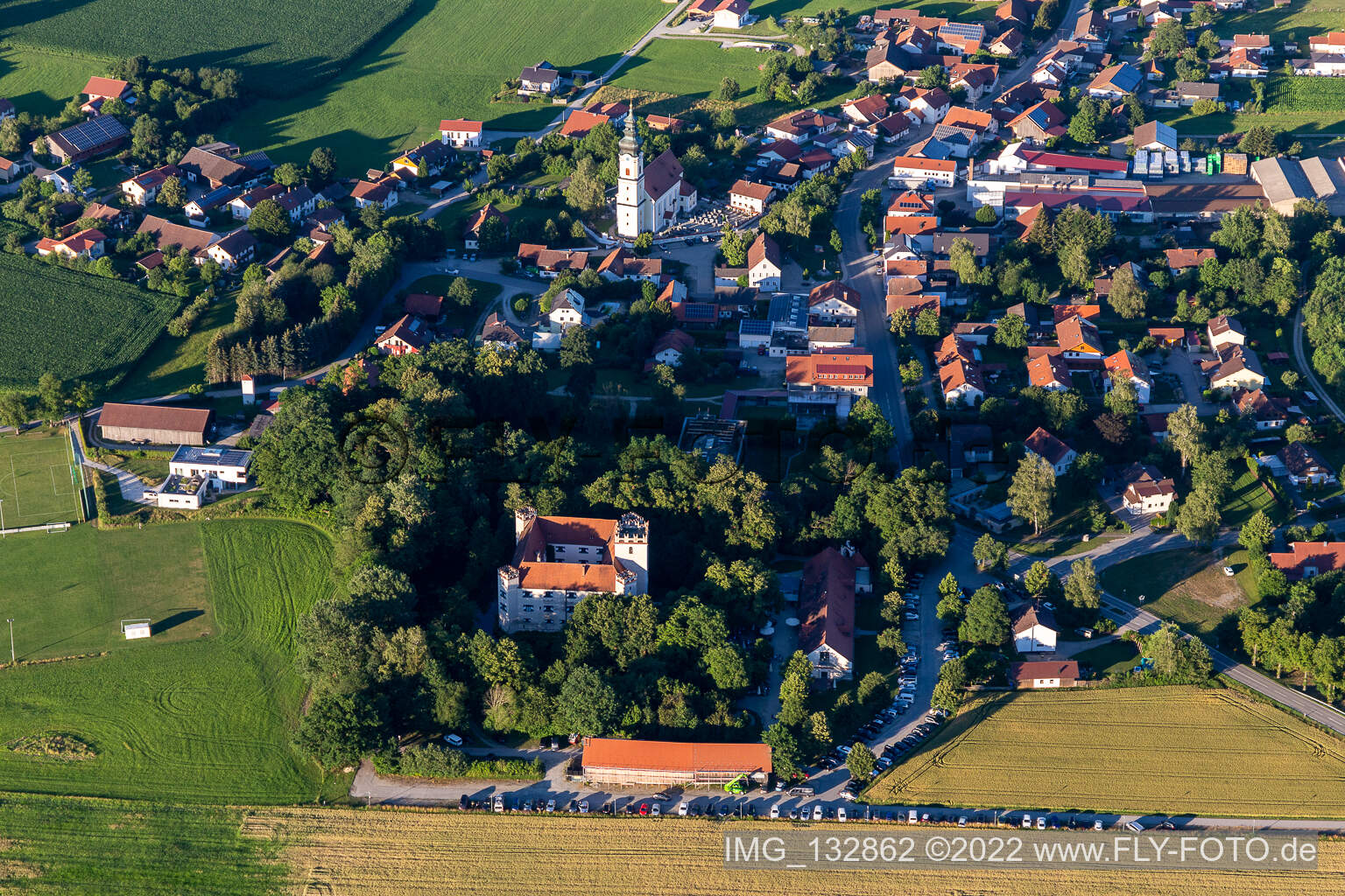 Luftbild von Mariakirchen in Arnstorf im Bundesland Bayern, Deutschland