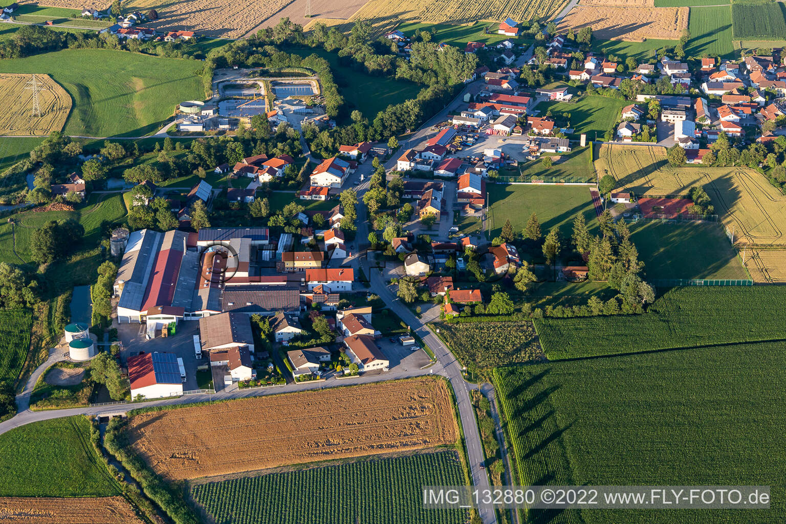 Luftaufnahme von Schmiedorf in Roßbach im Bundesland Bayern, Deutschland