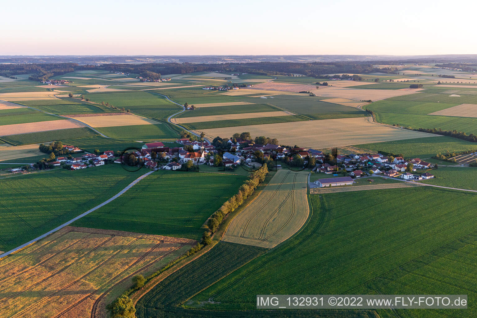 Luftbild von Kirchdorf bei Osterhofen im Bundesland Bayern, Deutschland