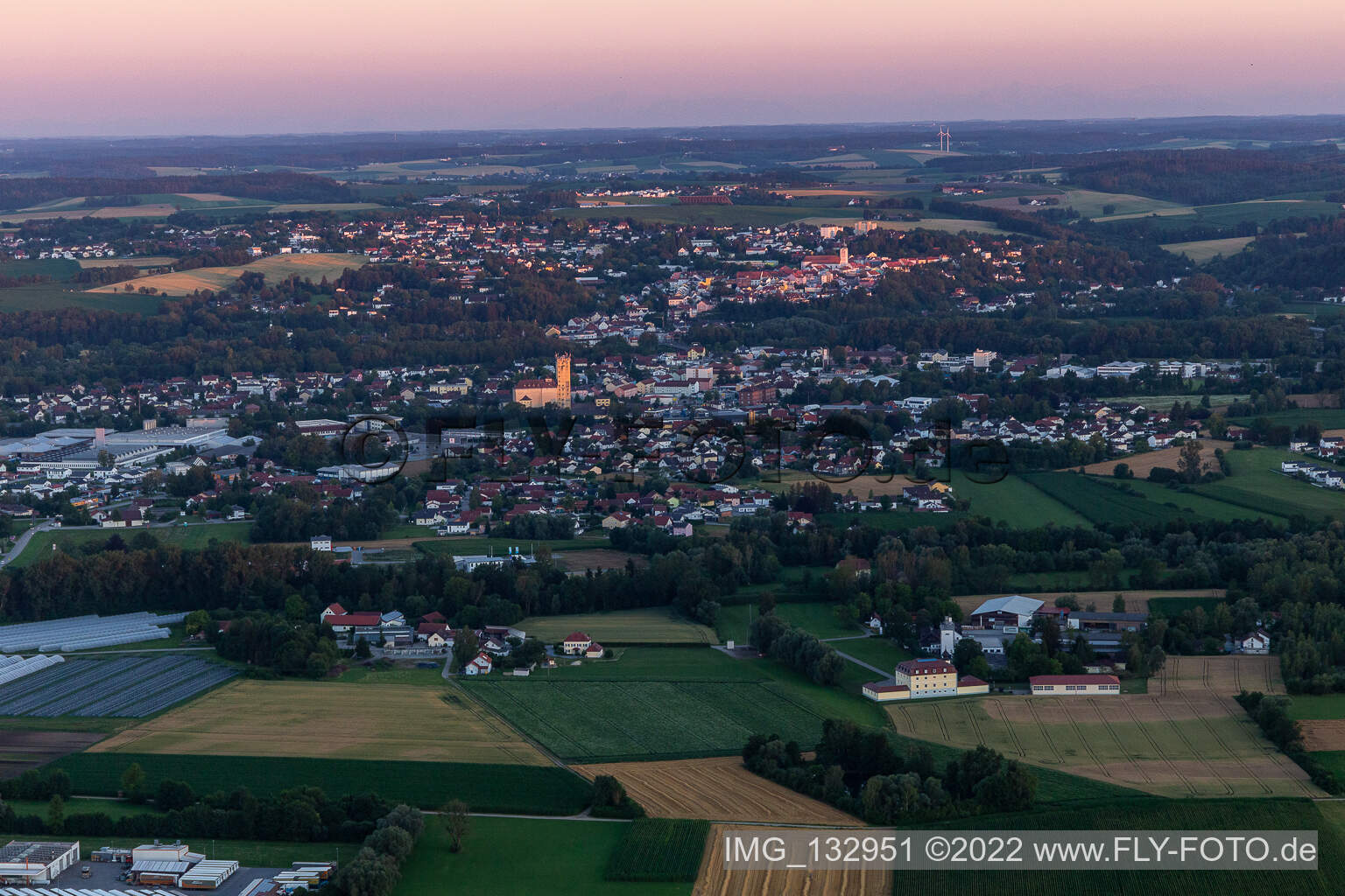 Landau an der Isar im Bundesland Bayern, Deutschland von der Drohne aus gesehen