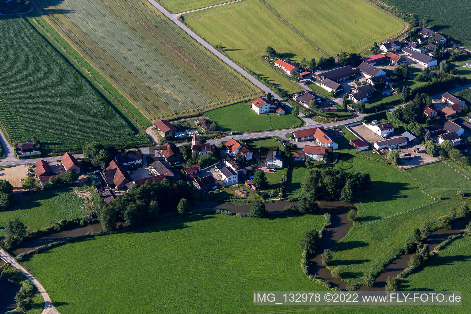 Luftbild von Witzeldorf in Frontenhausen im Bundesland Bayern, Deutschland